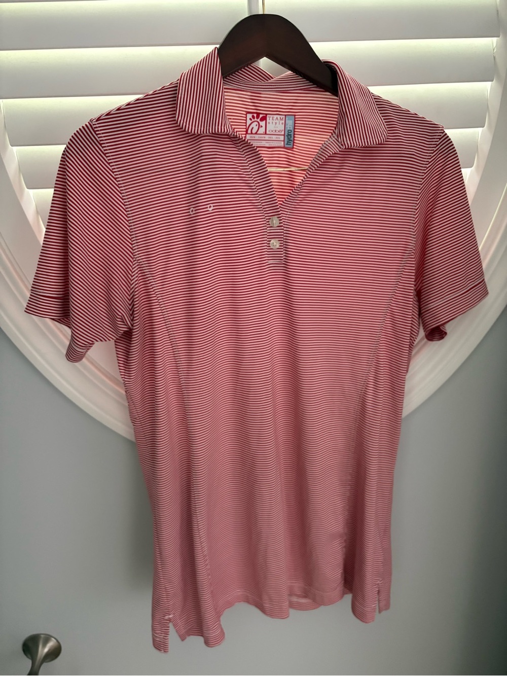 Oobe brand Chick-fil-A polo shirt women’s sz medium (hydro chill, performance)